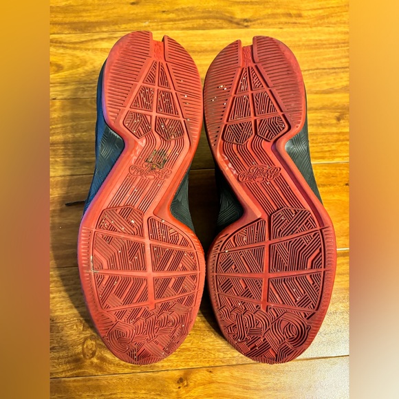 Damian Lillard Adidas Basketball Sneakers - Picture 5 of 6